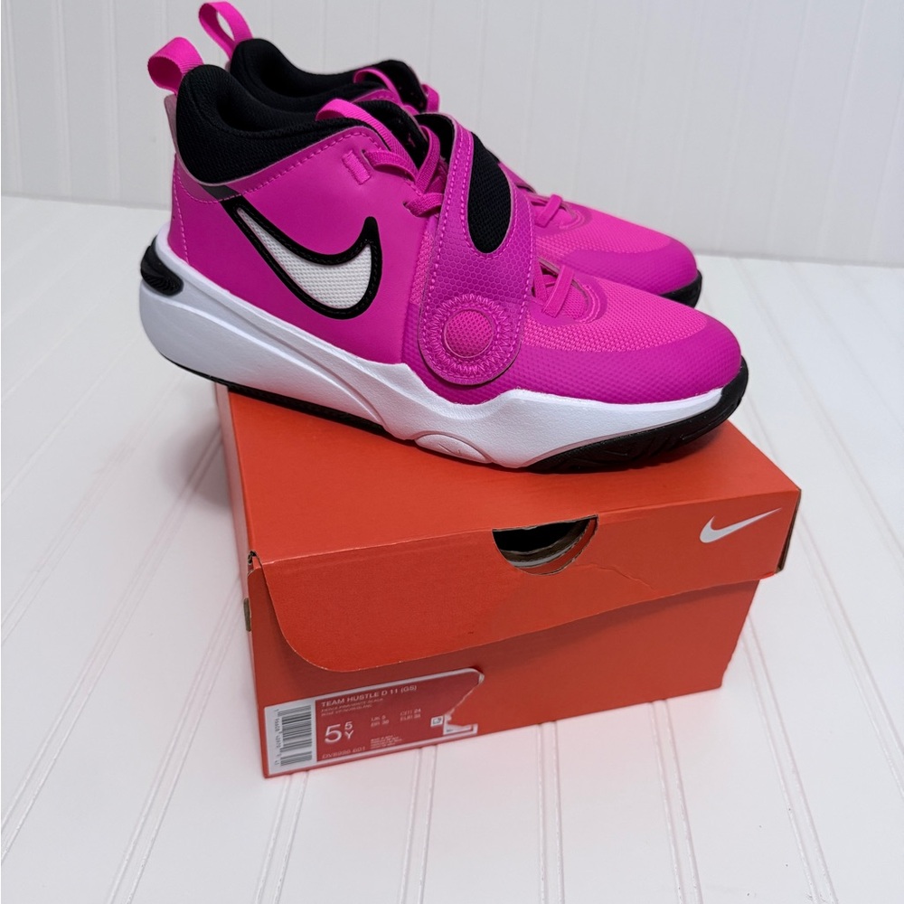 Nike Team Hustle D 11 Youth Size 5.5 Pink White Shoes DV8996 601